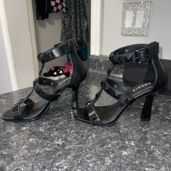 Torrid size 6 Wide Width Crystal embellished 4”heel sandals - Picture 5 of 7